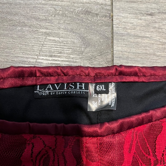 Deep wine color underbust corset - Picture 2 of 9